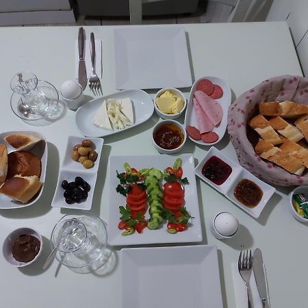 Celil Pansiyon Ayvalı 外观 照片