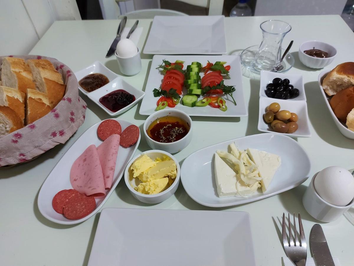 Celil Pansiyon Ayvalı 外观 照片